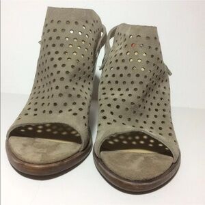 rag & bone Wyatt Perforated Suede Sandal 10 Grey